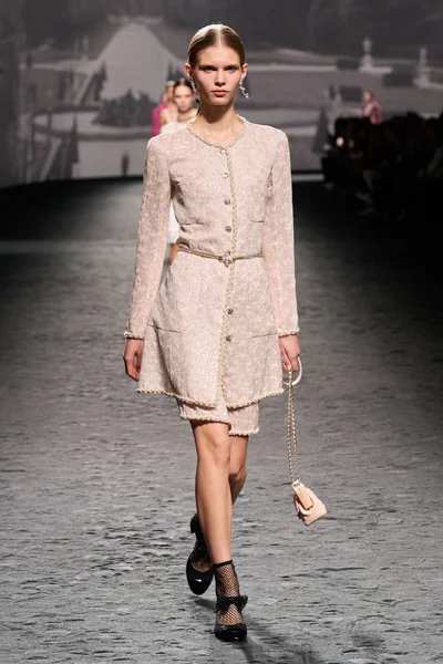 Look 53